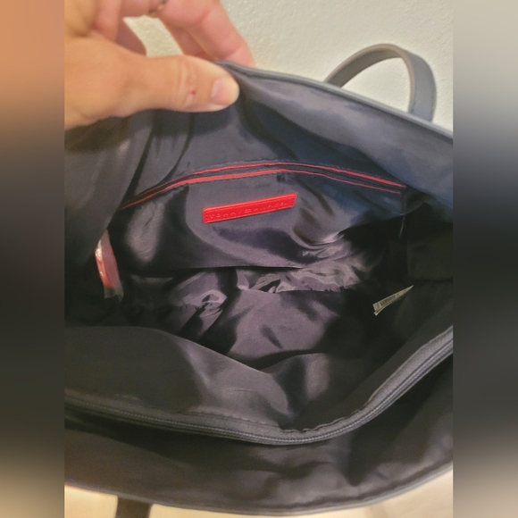 Tommy Hilfiger Tote - Picture 11 of 16